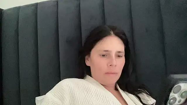 Snapshot of JadeLucy chatting on July 2, 2026, 7:58 am JadeLucy online show from July 2, 2026, 7:58 am