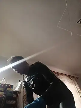 RubberFetischem online show from May 7, 2026, 4:29 am