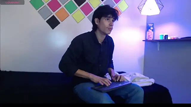 Snapshot of wayath1 chatting on June 25, 2026, 11:04 am wayath1 online show from June 25, 2026, 11:04 am