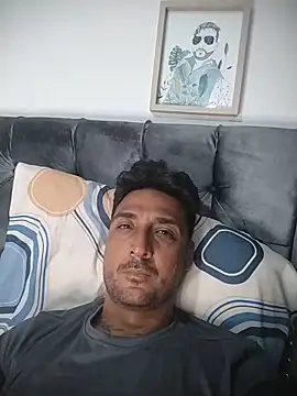 crixxuss online show from June 5, 2026, 5:03 am