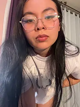 Snapshot of makii_30 chatting on July 6, 2026, 12:51 am makii 30 online show from July 6, 2026, 12:51 am
