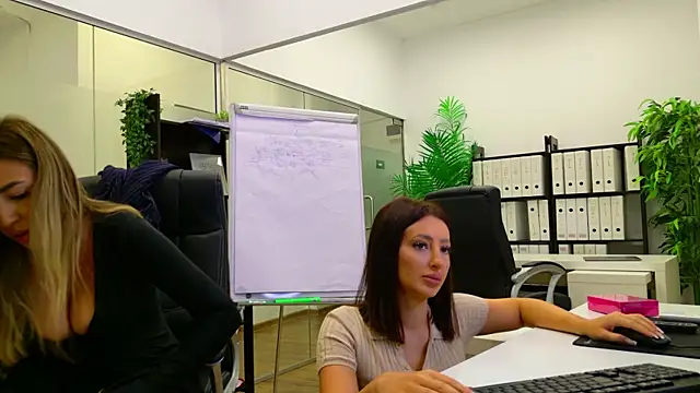 BabesGoWild online show from September 9, 2025, 4:23 am