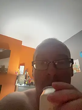 Palered online show from July 11, 2026, 1:52 am