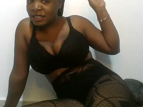 Snapshot of sweett_camillah chatting on July 13, 2026, 6:44 pm sweett camillah online show from July 13, 2026, 6:44 pm
