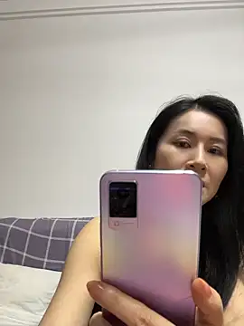 Snapshot of yanzi-888 chatting on June 7, 2026, 1:04 pm yanzi-888 online show from June 7, 2026, 1:04 pm