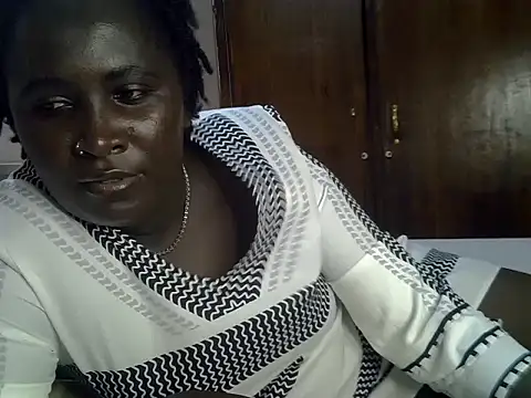 Snapshot of Lilyo66 chatting on June 9, 2026, 2:17 pm Lilyo66 online show from June 9, 2026, 2:17 pm