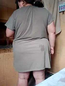 Snapshot of oksana72 chatting on February 25, 2026, 6:34 am oksana72 online show from February 25, 2026, 6:34 am