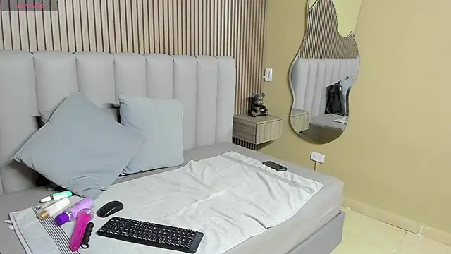 Rubymilf  online show from June 9, 2026, 12:39 pm