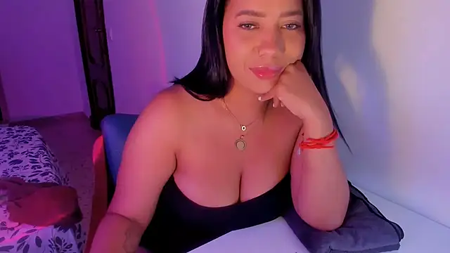 NicolePasqualott online show from July 12, 2026, 7:38 pm