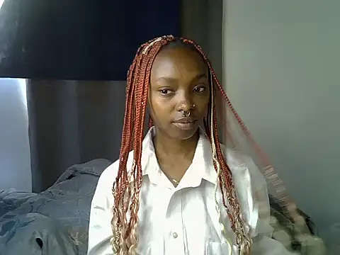 Petiteliz online show from June 16, 2026, 8:06 am