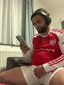 KeanuIsCrimi online show from July 7, 2026, 9:52 pm