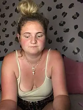Juicy BabeXo online show from June 26, 2026, 10:36 pm