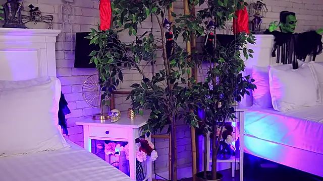 annabellahot online show from October 30, 2025, 4:25 am