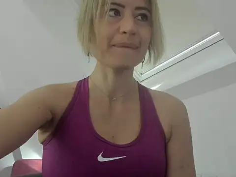 Ssoniaaa online show from March 8, 2025, 2:19 pm