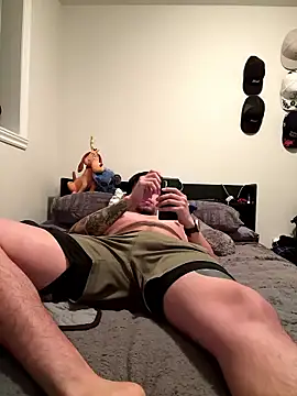 Snapshot of Sualazar chatting on January 14, 2026, 9:42 pm Sualazar online show from January 14, 2026, 9:42 pm