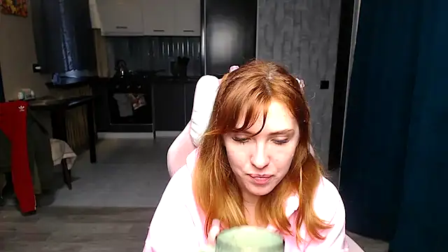 Reginasmilee online show from October 27, 2025, 12:31 pm