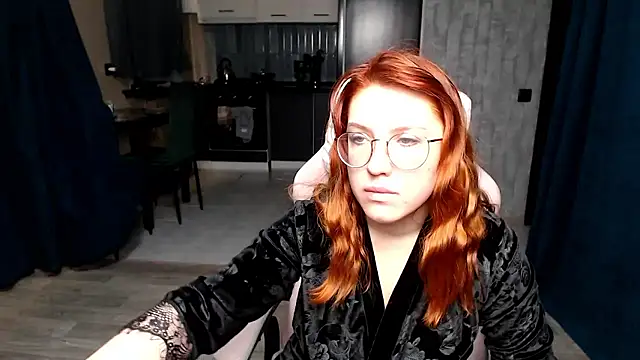 Reginasmilee online show from December 2, 2025, 12:38 am