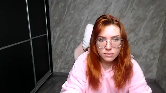 Reginasmilee online show from February 2, 2026, 1:04 am