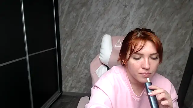 Reginasmilee online show from February 5, 2026, 2:11 pm