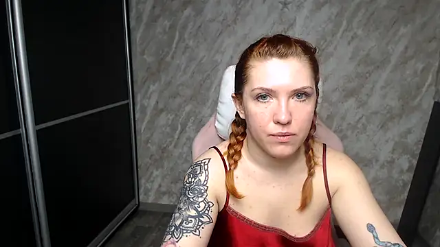 Reginasmilee online show from February 14, 2026, 2:30 am