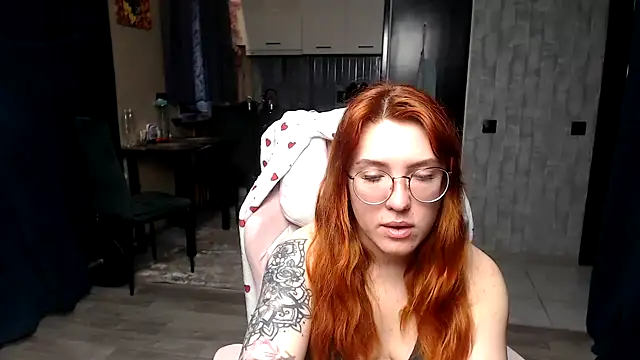 Reginasmilee online show from March 25, 2026, 4:29 am