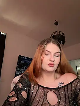 Lunna Azure online show from June 29, 2026, 12:05 pm