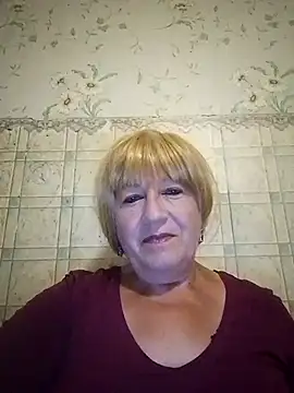 EmmaSwan555 online show from July 6, 2026, 10:45 pm