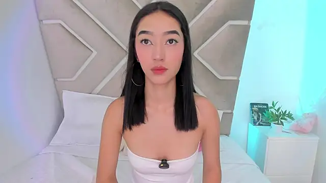 annelisee  online show from July 1, 2026, 11:15 pm