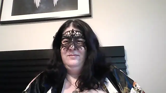 RavenRunee online show from July 13, 2026, 1:30 am