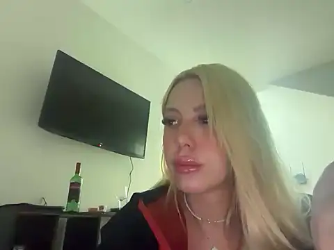 Snapshot of MargotRubi chatting on June 28, 2026, 6:30 am MargotRubi online show from June 28, 2026, 6:30 am