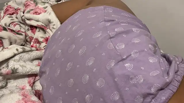 Snapshot of pleasures_wish chatting on June 28, 2026, 5:52 pm pleasures wish online show from June 28, 2026, 5:52 pm
