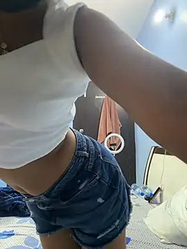 Muskan alveera18 online show from July 6, 2026, 3:58 pm
