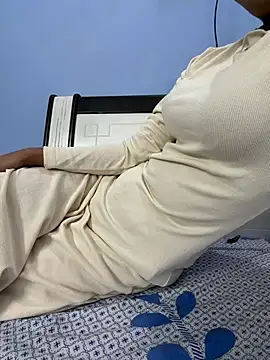 Muskan alveera18 online show from July 8, 2026, 7:57 am