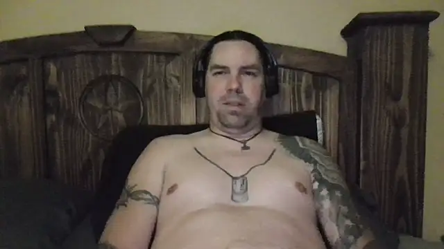 Snapshot of BikerLipps85 chatting on July 1, 2026, 11:23 am BikerLipps85 online show from July 1, 2026, 11:23 am