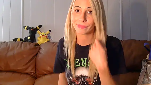 Snapshot of Masqueradeblonde69 chatting on July 2, 2026, 3:17 am Masqueradeblonde69 online show from July 2, 2026, 3:17 am