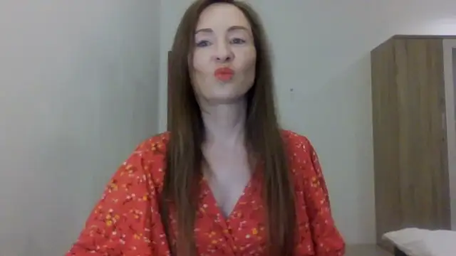 Snapshot of Sweet_Poeme chatting on July 16, 2026, 1:50 pm Sweet Poeme online show from July 16, 2026, 1:50 pm