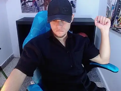 Snapshot of Brian_Hunt chatting on July 10, 2026, 12:19 pm Brian Hunt online show from July 10, 2026, 12:19 pm