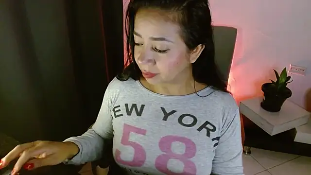 Snapshot of lispetite chatting on February 27, 2026, 6:35 am lispetite online show from February 27, 2026, 6:35 am