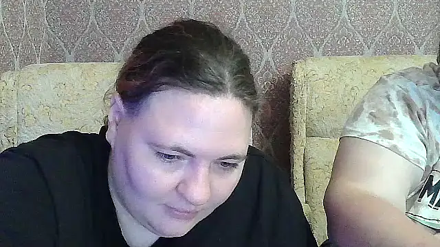Snapshot of AlbertaAndSharon chatting on July 14, 2026, 6:02 pm AlbertaAndSharon online show from July 14, 2026, 6:02 pm