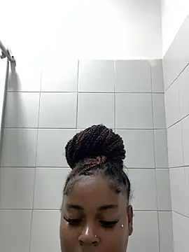 miaccollinss online show from July 17, 2026, 4:19 am