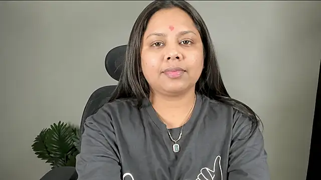 Snapshot of mohini_live chatting on July 17, 2026, 7:37 am mohini live online show from July 17, 2026, 7:37 am