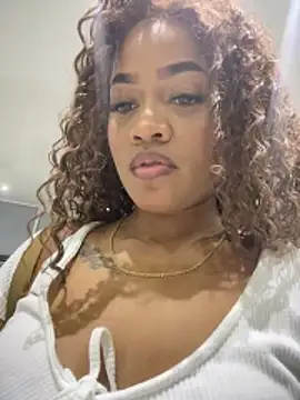 Snapshot of riri_brunnete chatting on May 3, 2026, 2:50 am riri brunnete online show from May 3, 2026, 2:50 am