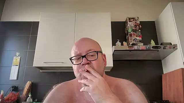 Snapshot of theitalianbear chatting on June 23, 2026, 4:27 pm theitalianbear online show from June 23, 2026, 4:27 pm