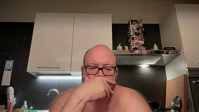 Snapshot of theitalianbear chatting on July 10, 2026, 3:00 am theitalianbear online show from July 10, 2026, 3:00 am
