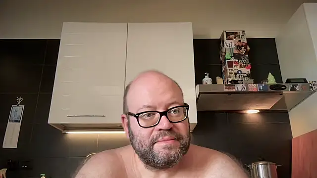Snapshot of theitalianbear chatting on July 19, 2026, 9:24 am theitalianbear online show from July 19, 2026, 9:24 am