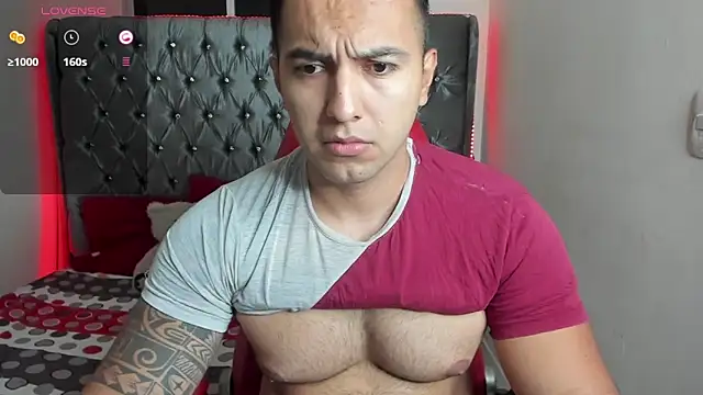 Snapshot of mrloganfuck1 chatting on April 22, 2026, 5:54 am mrloganfuck1 online show from April 22, 2026, 5:54 am