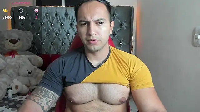 Snapshot of mrloganfuck1 chatting on May 2, 2026, 6:40 am mrloganfuck1 online show from May 2, 2026, 6:40 am