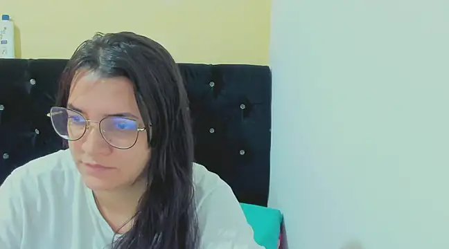 MARILYN GARCIA online show from December 13, 2024, 2:38 pm