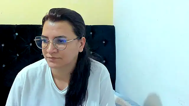 MARILYN GARCIA online show from December 31, 2024, 12:04 pm