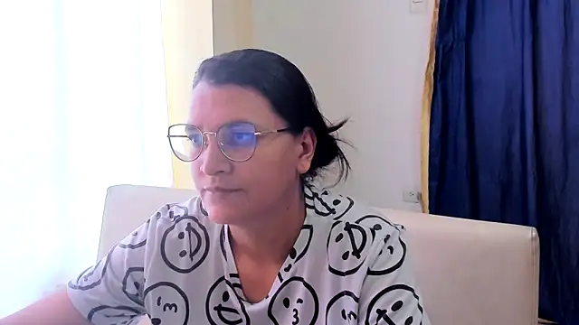 MARILYN GARCIA online show from February 19, 2025, 5:49 pm